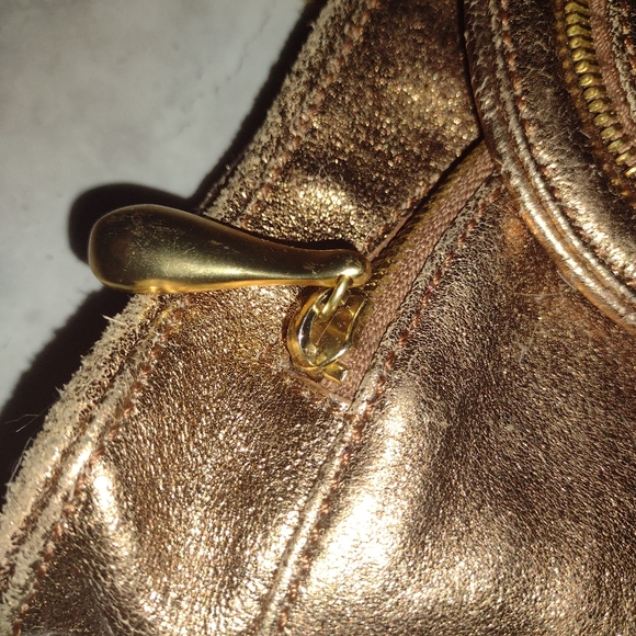 Hobo International gold zipper crossbody bag - Picture 5 of 7